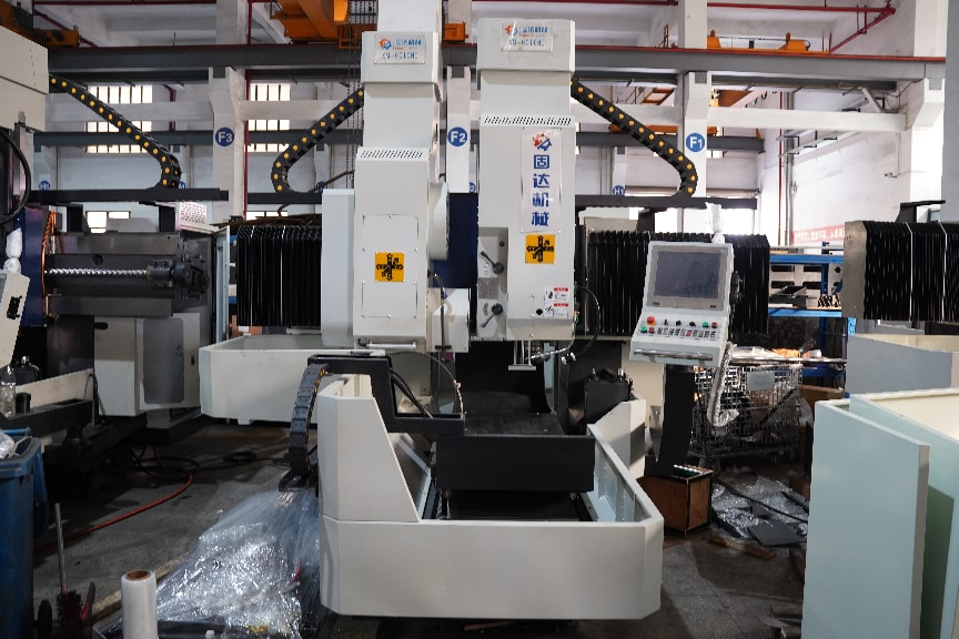 CNC Milling and Grinding Machine vs Separate Machines for Mold Plate Production