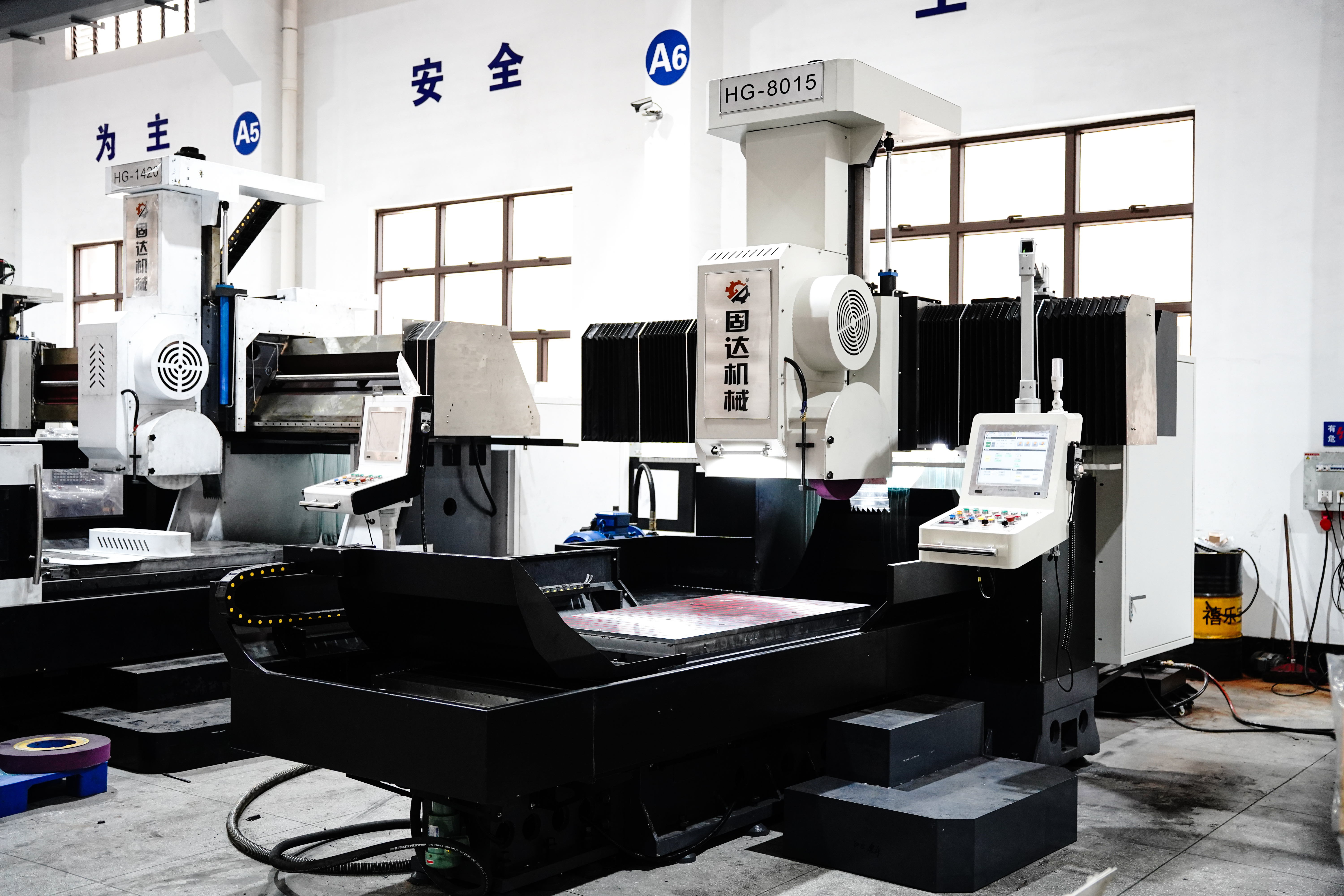 What are the differences between traditional, NC, and CNC grinding machines?