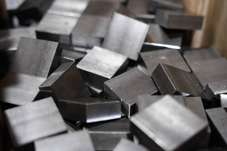How to Select Mold Steel for Die Casting Dies | H13, 1.2344, Thermal Fatigue, and Heat Checking Resistance