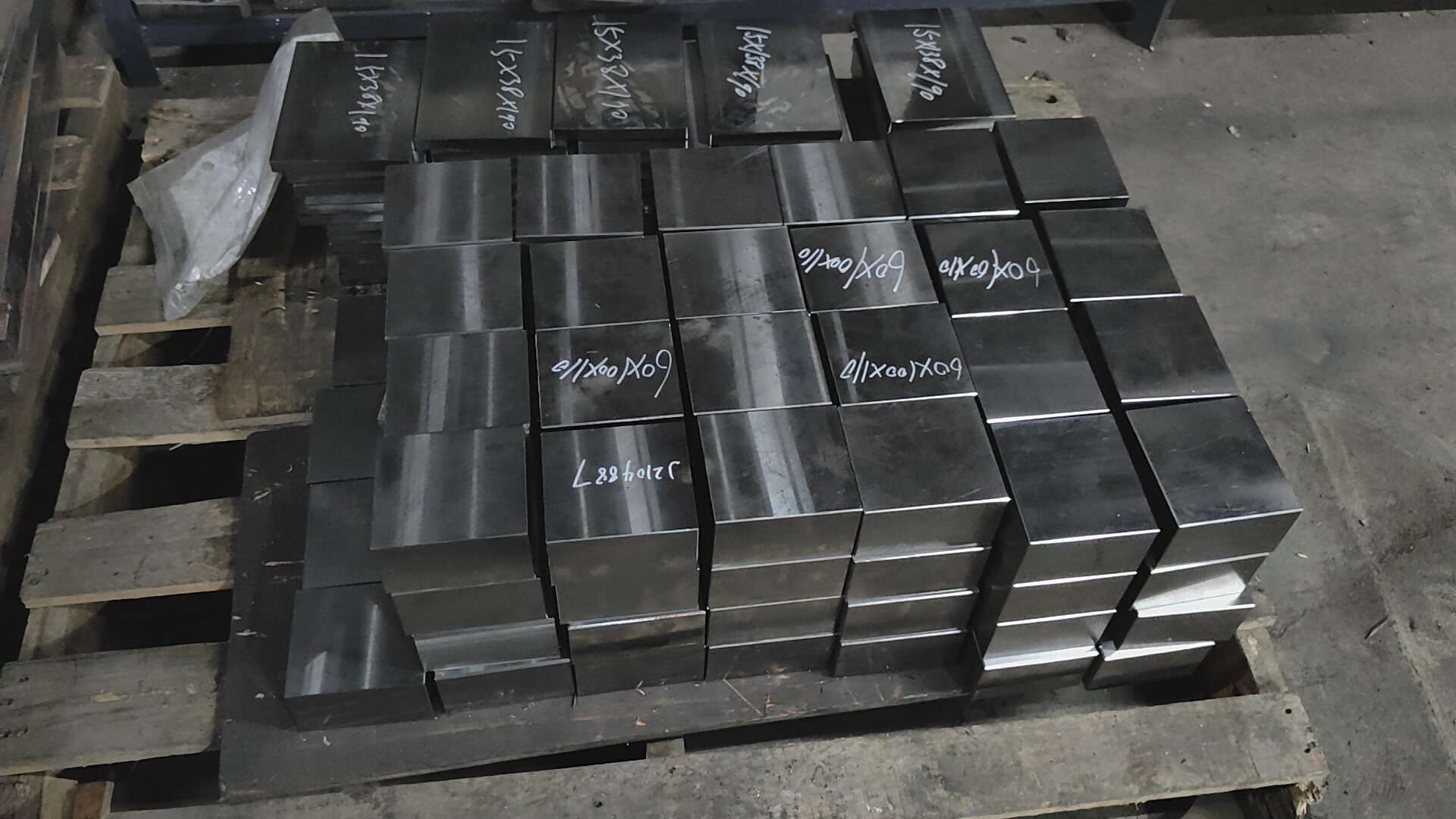 How Automatic Measurement Improves Six-Side Mold Block Machining