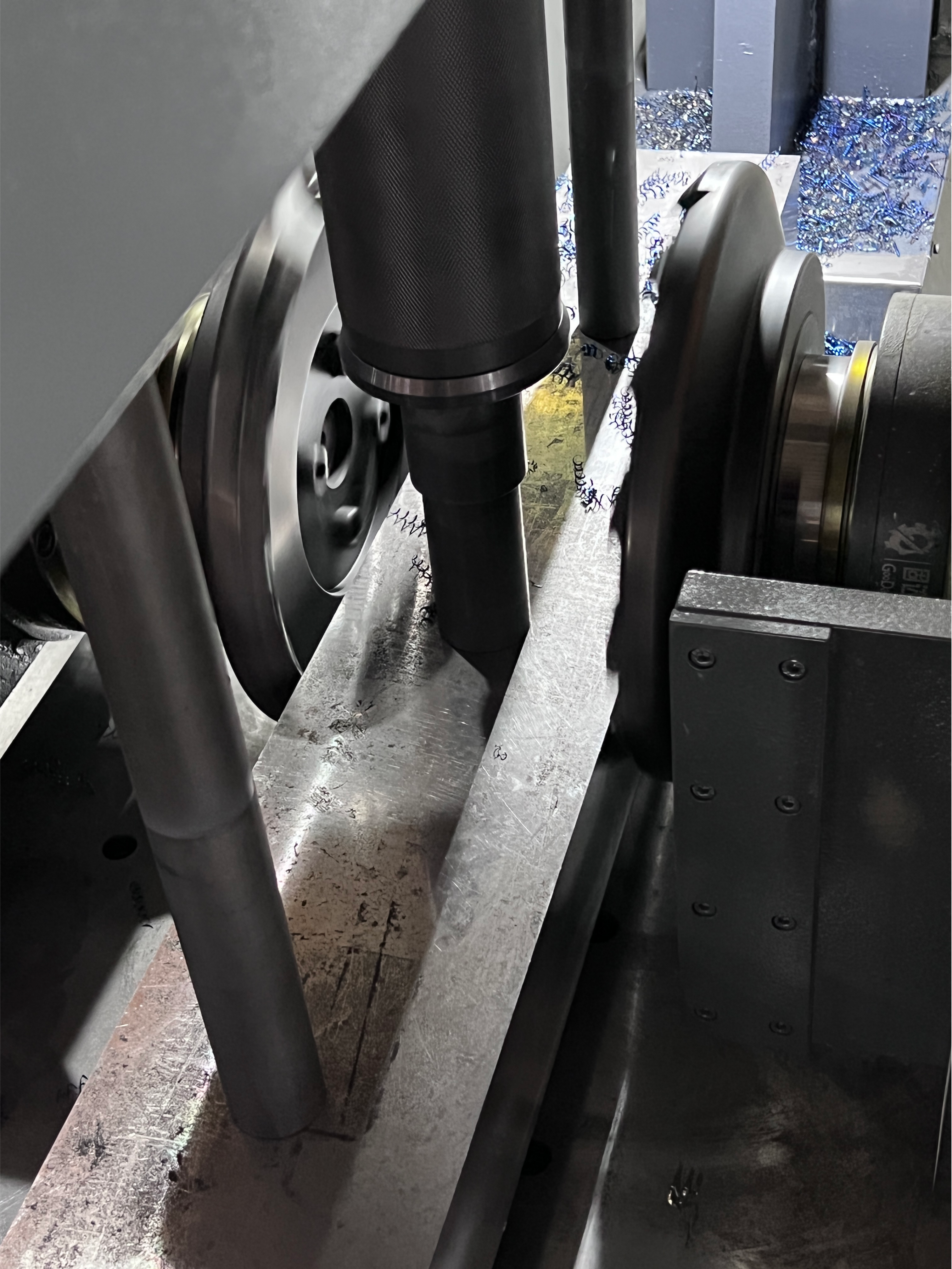 How to Hold a Large Metal Plate During Machining?