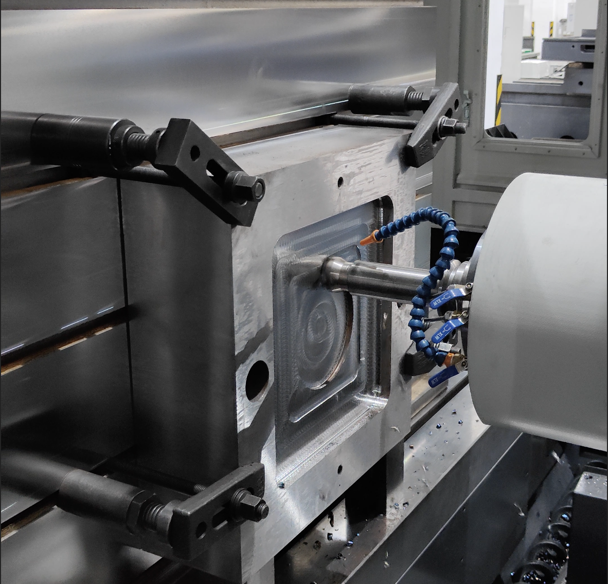 Horizontal Milling Machine Guide: Boosting Production Efficiency