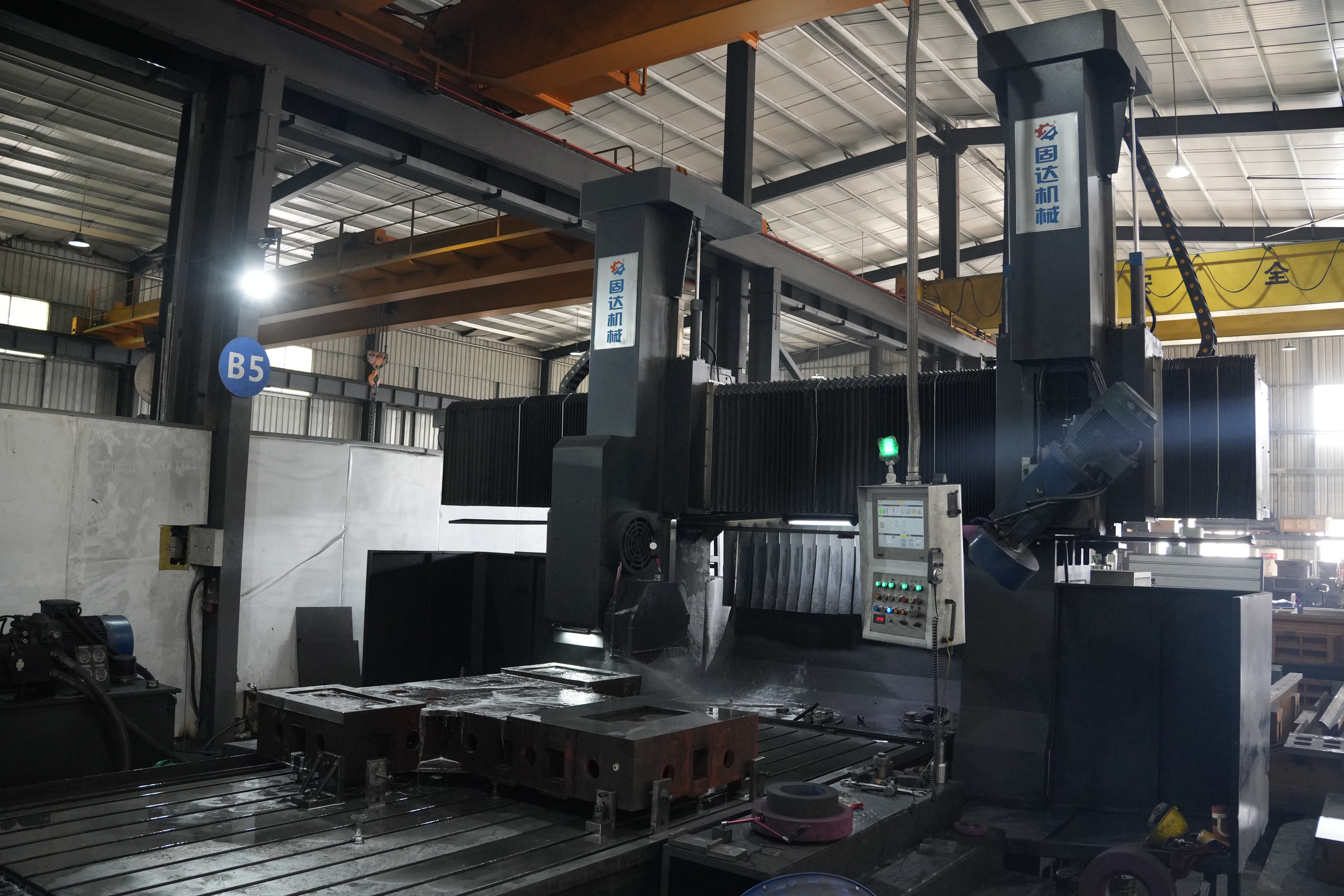 How to choose a duplex milling machine for mold base machining?